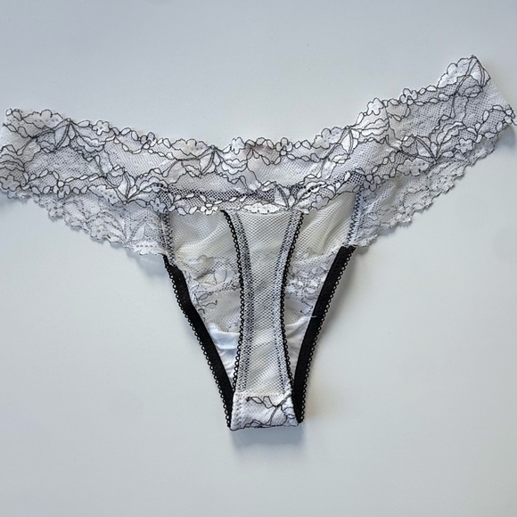 Victoria's Secret Very Sexy push up Black and White Strappy Bra size 36C NWOT - Picture 7 of 12